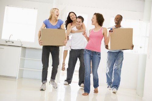 Experienced movers assisting with packing in Manandvan
